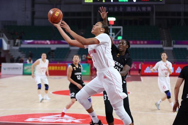 葡萄牙前锋保利尼奥：C罗改变了葡萄牙足球；我想踢世界杯（葡萄牙前锋保利尼奥：C罗重塑葡萄牙足球，我渴望出战世界杯）